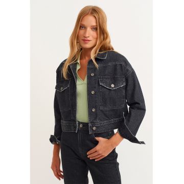 Jacheta crop din denim