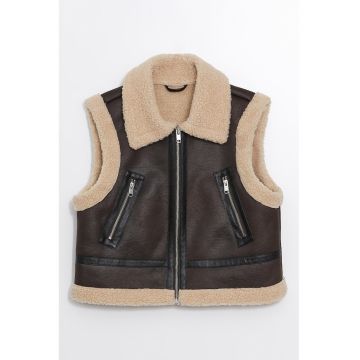 Vesta din piele ecologica cu garnituri din blana shearling sintetica